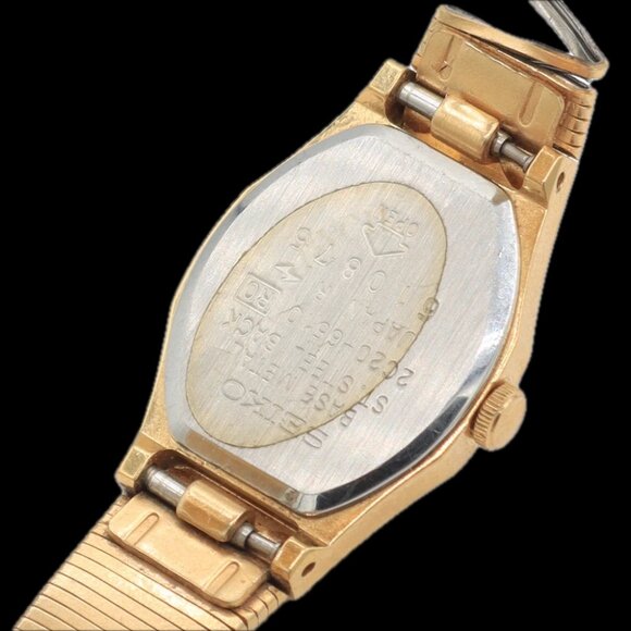 Vintage Seiko 2C20-6510 Octagonal Ladies Quartz Wristwatch Japan Gold Tone main image 6